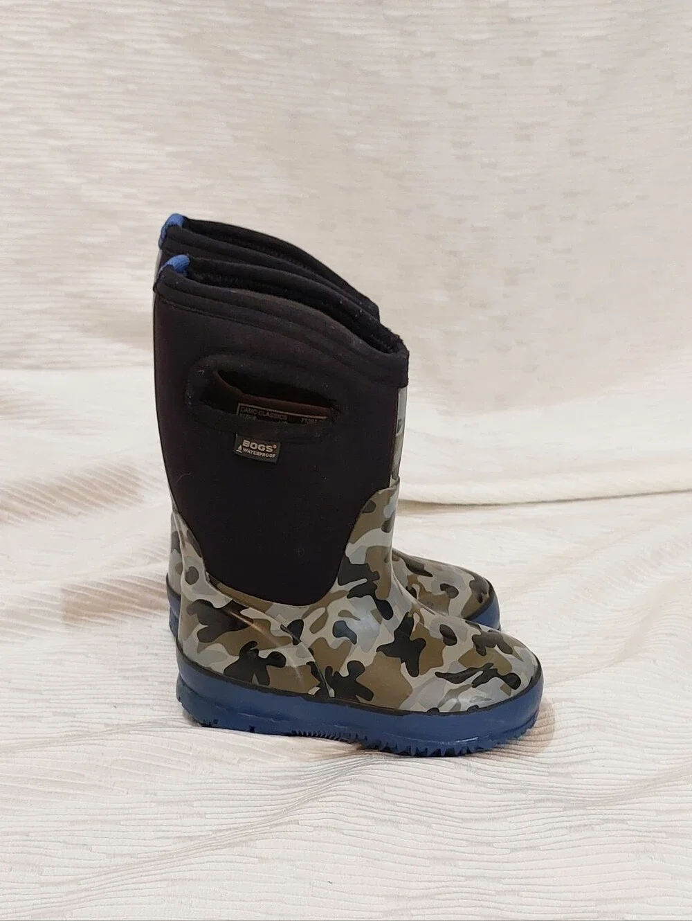 Bogs Kids' Camo Waterproof Rain Boots - Blue & Green Size 9
